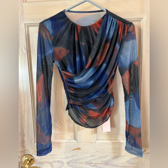 NWT MICAS Printed Tulle Wrap Top in Blue and Red Hues. Women’s Medium - Picture 4 of 7